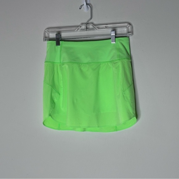 SALE {5/$25} 📦 Athleta Run With It 14” Skort Neon Fiji Mint Green XS - Picture 4 of 8